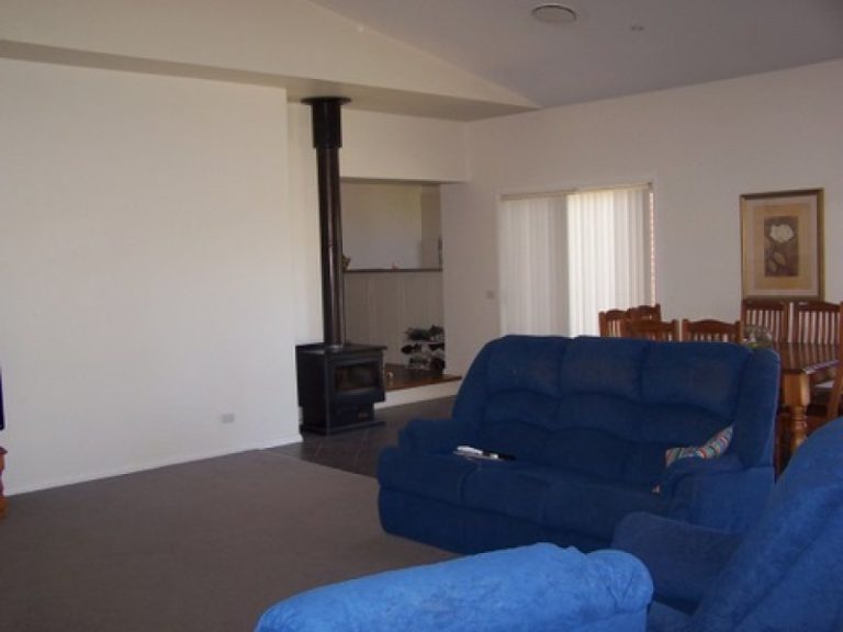 135 Anzac Street, Temora NSW 2666 - photo 14