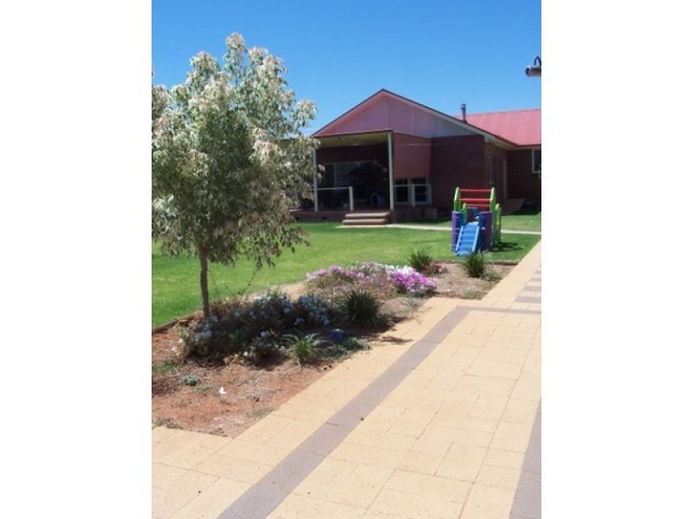 135 Anzac Street, Temora NSW 2666 - photo 8