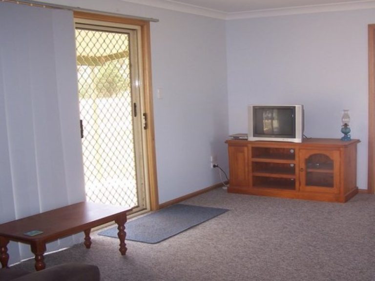 10 Rees Street, Ariah Park NSW 2665 - photo 5