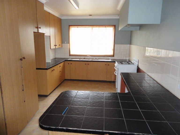 30 Bellevue Street, Temora NSW 2666 - photo 2
