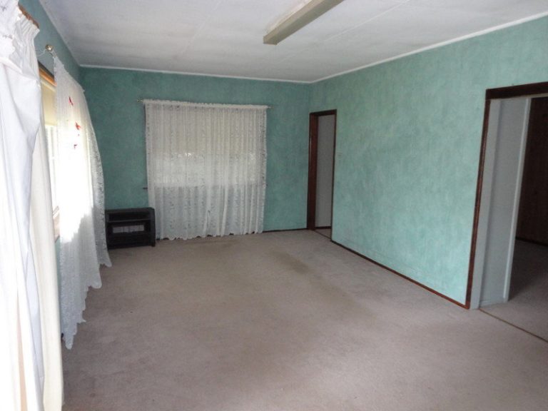 30 Bellevue Street, Temora NSW 2666 - photo 12