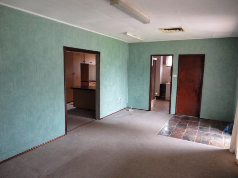 30 Bellevue Street, Temora NSW 2666 - photo 3