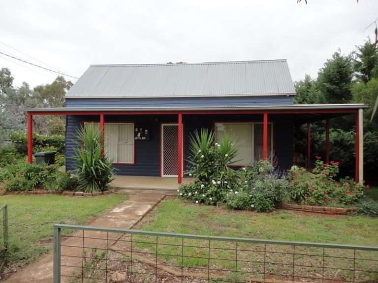 30 Bellevue Street, Temora NSW 2666 - McGrath Riverina