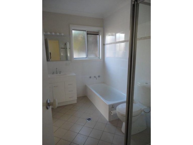 124 Asquith Street, Temora NSW 2666 - photo 4