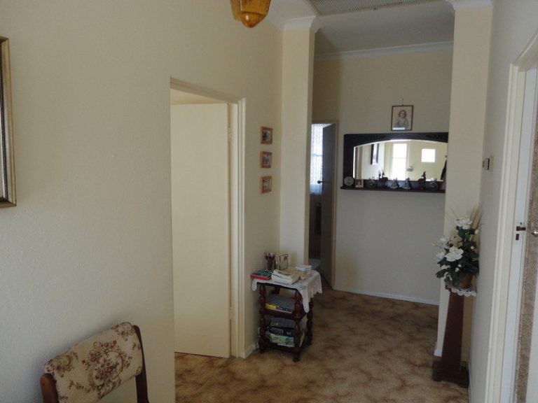 148 Victoria Street, Temora NSW 2666 - photo 8