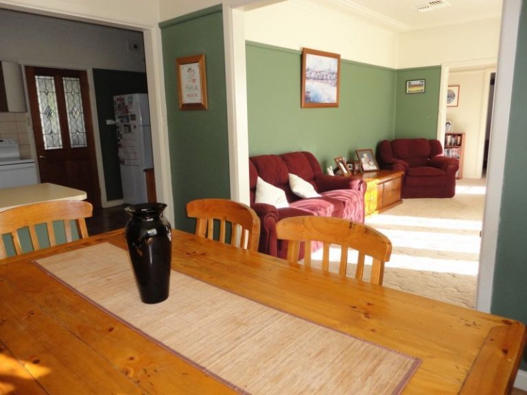 170 Loftus Street, Temora NSW 2666 - photo 3