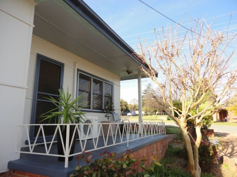 70 Haig Street, Temora NSW 2666 - photo 2