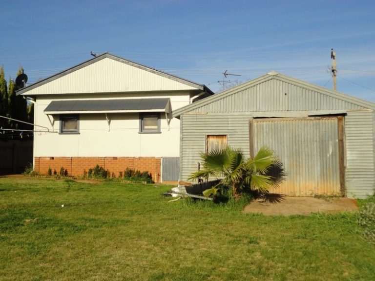 70 Haig Street, Temora NSW 2666 - photo 15