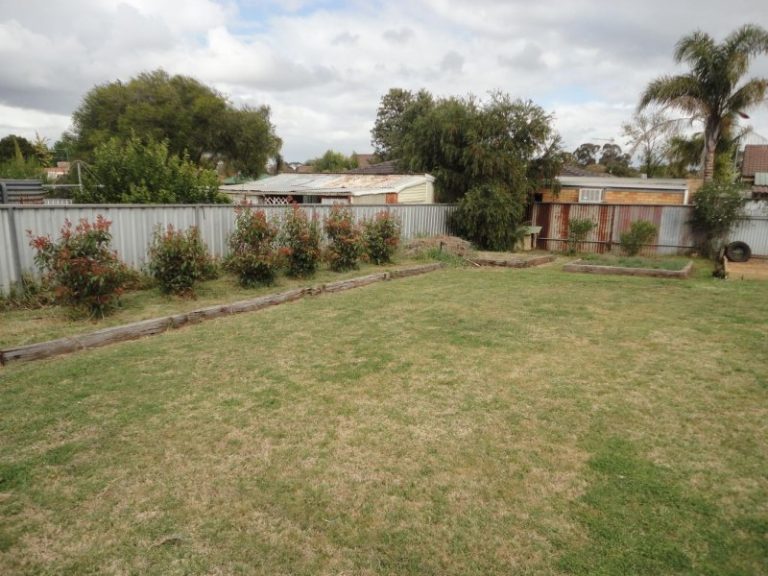70 Haig Street, Temora NSW 2666 - photo 16