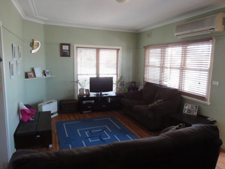 70 Haig Street, Temora NSW 2666 - photo 3