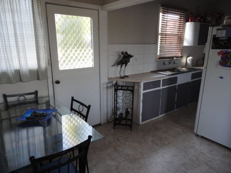 70 Haig Street, Temora NSW 2666 - photo 4
