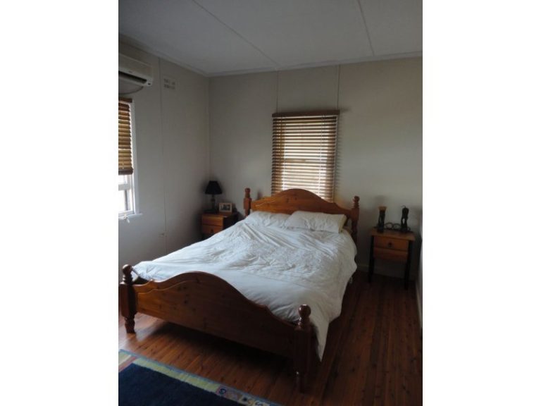 70 Haig Street, Temora NSW 2666 - photo 9