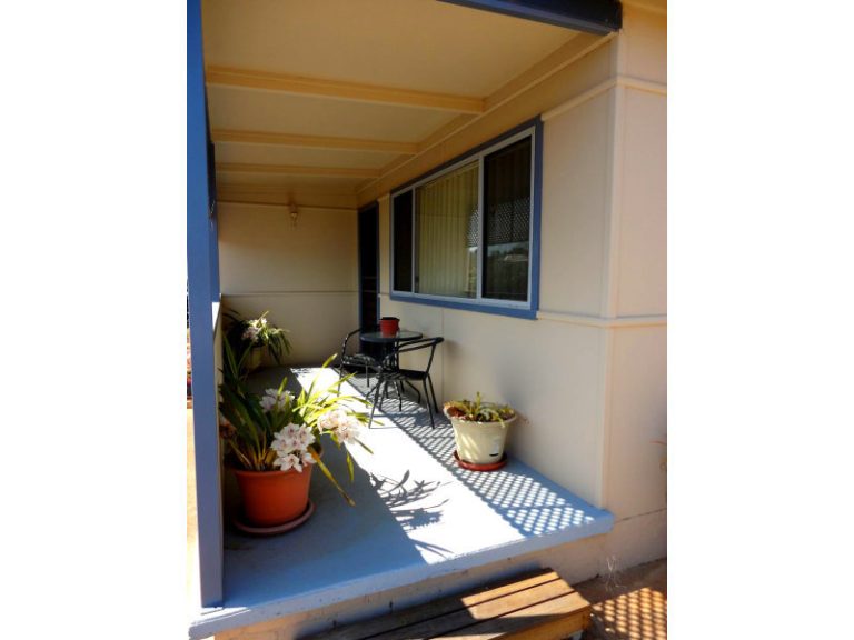 152 Britannia Street, Temora NSW 2666 - photo 2