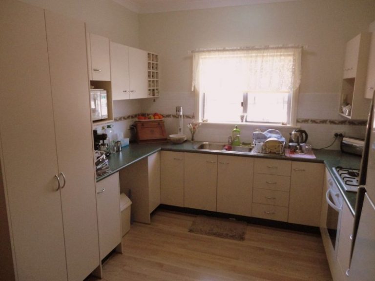 152 Britannia Street, Temora NSW 2666 - photo 3