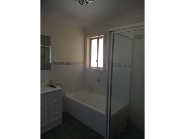 Unit 1/90 Parkes Street*, Temora NSW 2666 - photo 3