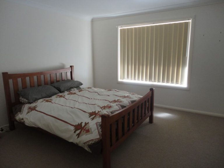 Unit 1/90 Parkes Street*, Temora NSW 2666 - photo 5