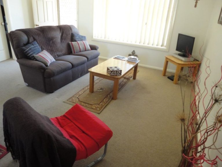 Unit 4/90 Parkes Street, Temora NSW 2666 - photo 5