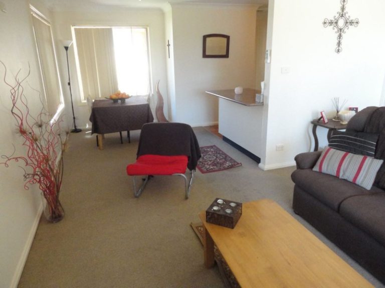 Unit 4/90 Parkes Street, Temora NSW 2666 - photo 6
