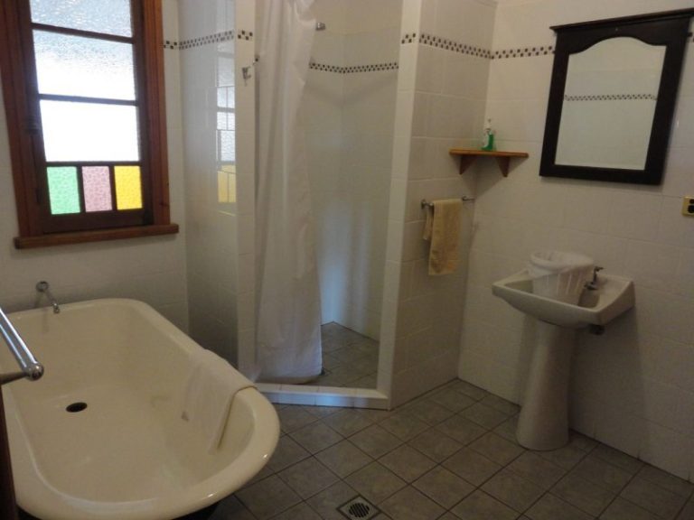 158 DeBoos Street, Temora NSW 2666 - photo 11