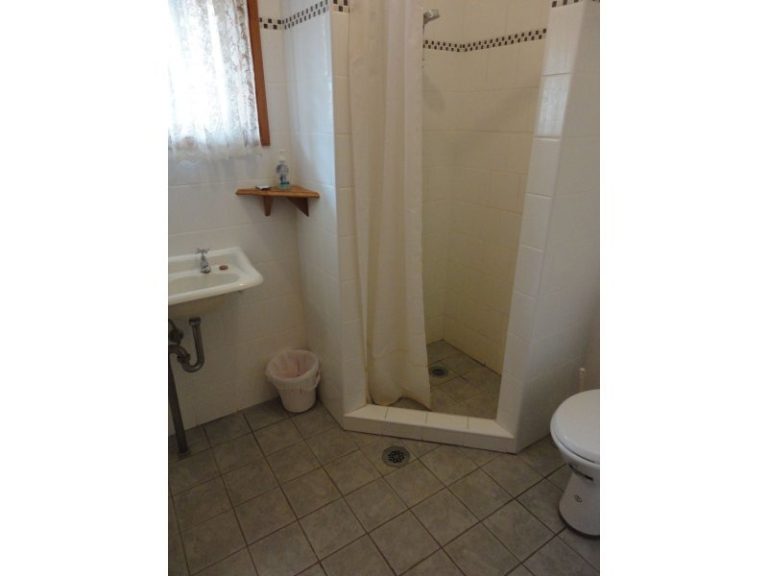 158 DeBoos Street, Temora NSW 2666 - photo 16