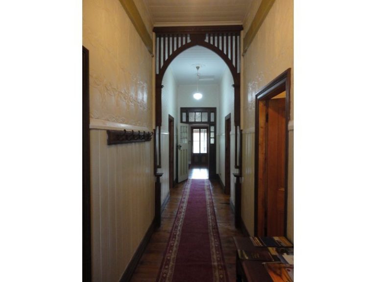 158 DeBoos Street, Temora NSW 2666 - photo 7