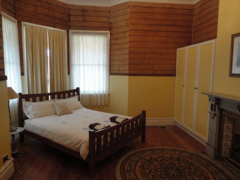 158 DeBoos Street, Temora NSW 2666 - photo 10