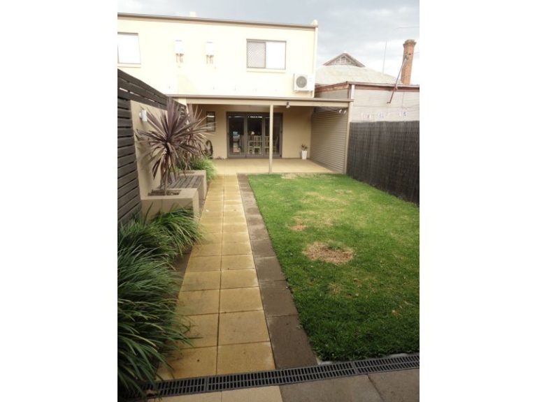 290B Hoskins Street, Temora NSW 2666 - photo 3