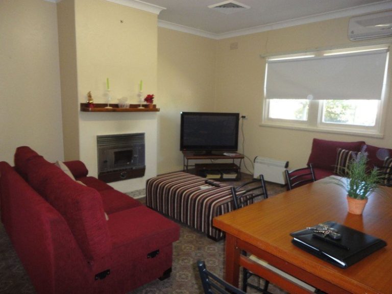 45 Airport Street, Temora NSW 2666 - photo 2