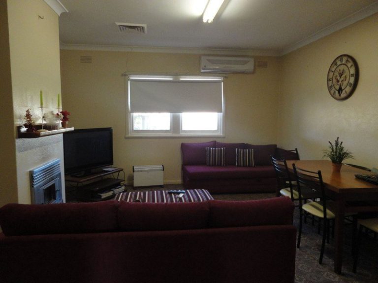 45 Airport Street, Temora NSW 2666 - photo 20