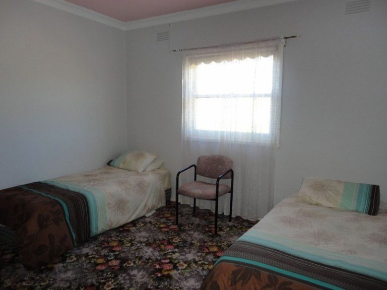 45 Airport Street, Temora NSW 2666 - photo 10