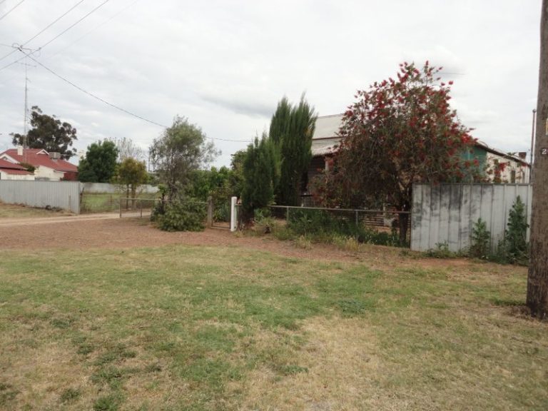 94 Kitchener Road, Temora NSW 2666 - McGrath Riverina