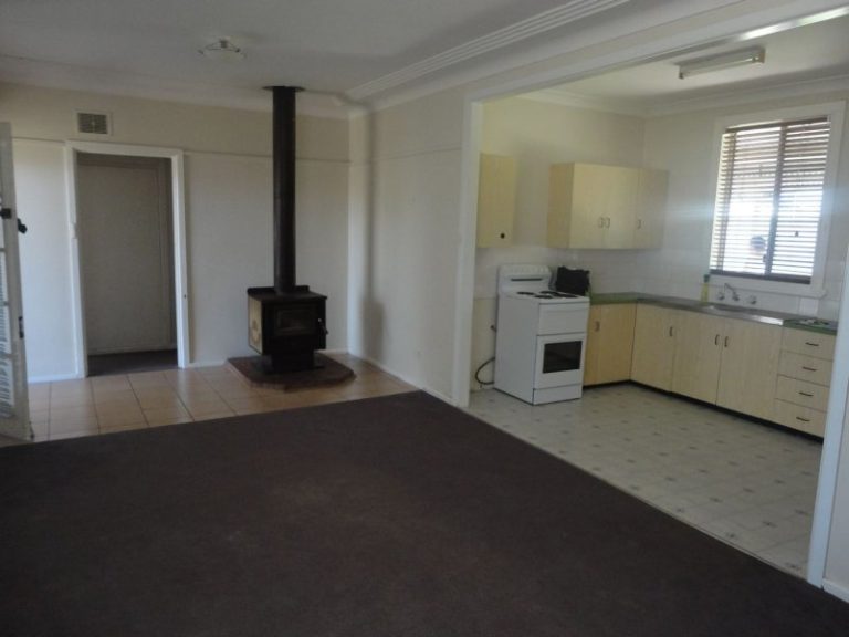 167 Vesper Street, Temora NSW 2666 - photo 2