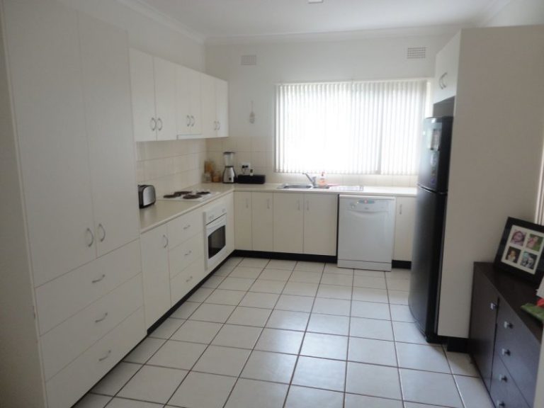 169 Kitchener Road, Temora NSW 2666 - photo 2