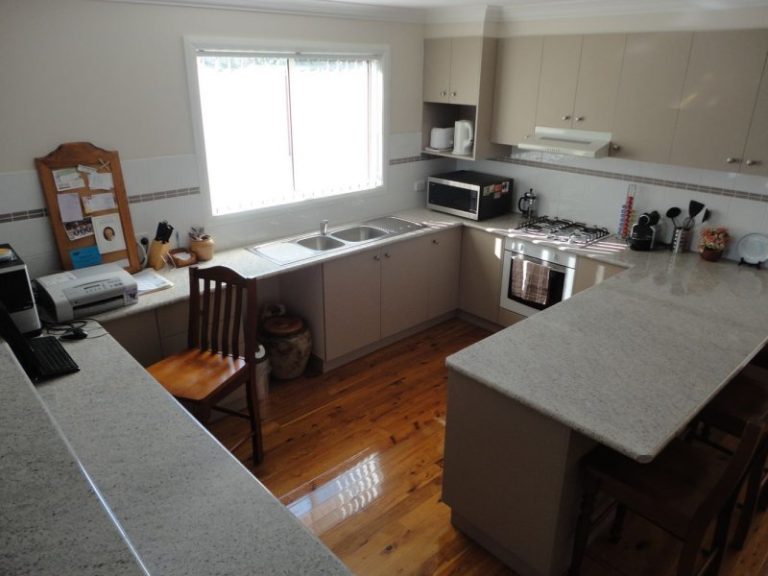 77 Deutcher Street, Temora NSW 2666 - photo 2