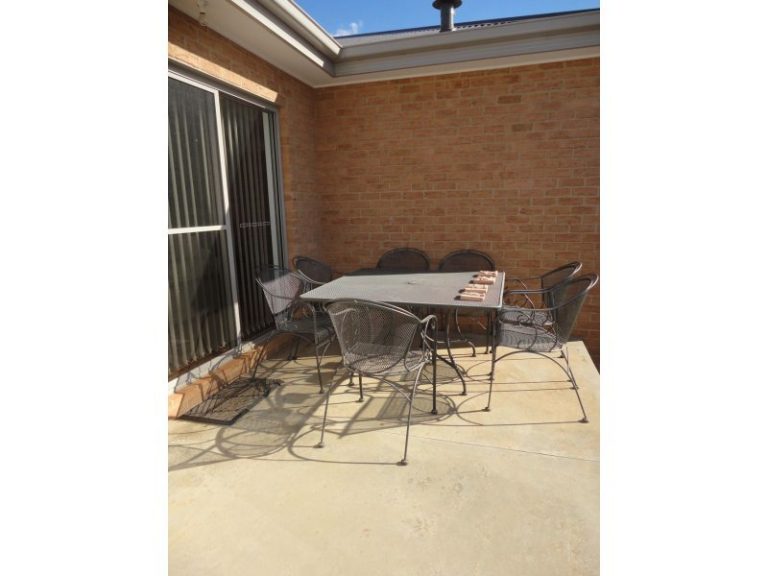 77 Deutcher Street, Temora NSW 2666 - photo 14