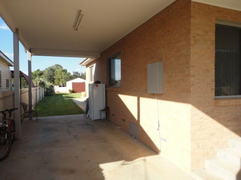 77 Deutcher Street, Temora NSW 2666 - photo 16