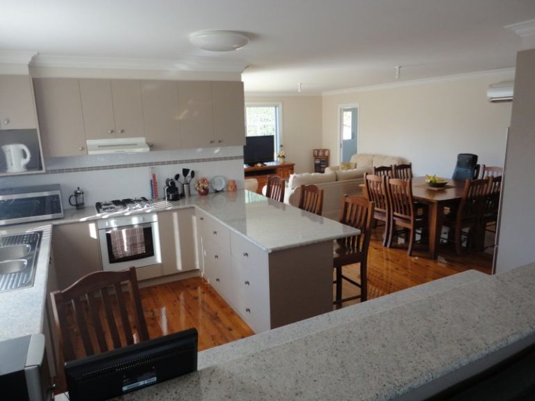 77 Deutcher Street, Temora NSW 2666 - photo 7