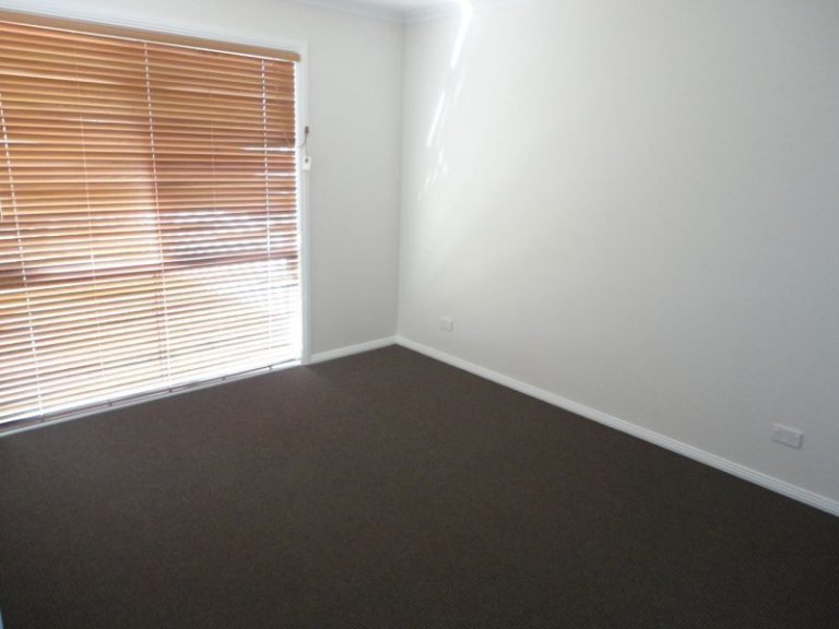 38 Ashelford Street, Temora NSW 2666 - photo 13