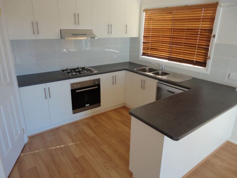 38 Ashelford Street, Temora NSW 2666 - photo 3