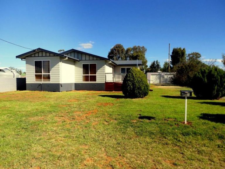 38 Ashelford Street, Temora NSW 2666 - McGrath Riverina