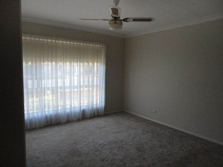 124 Asquith Street, Temora NSW 2666 - photo 9
