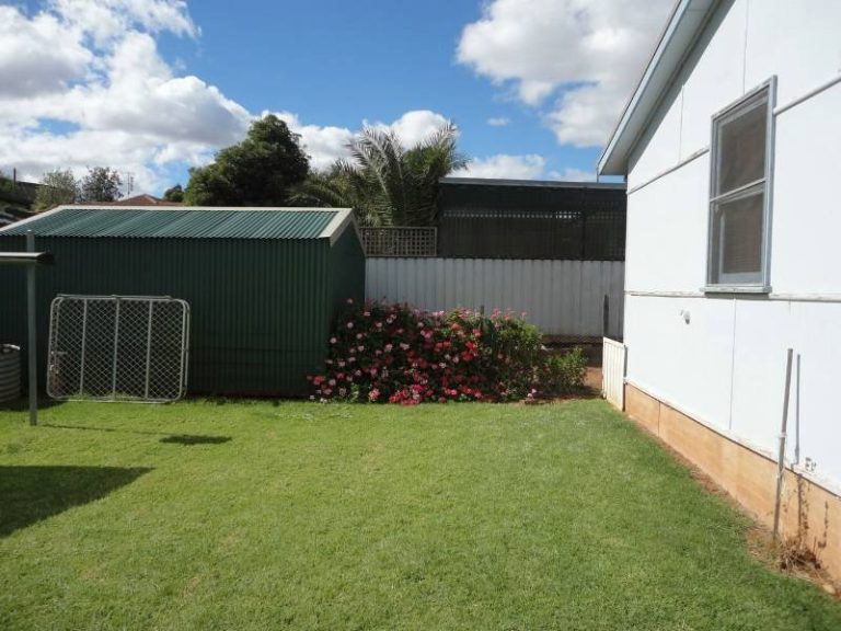 1 Meagher Street, Temora NSW 2666 - photo 6
