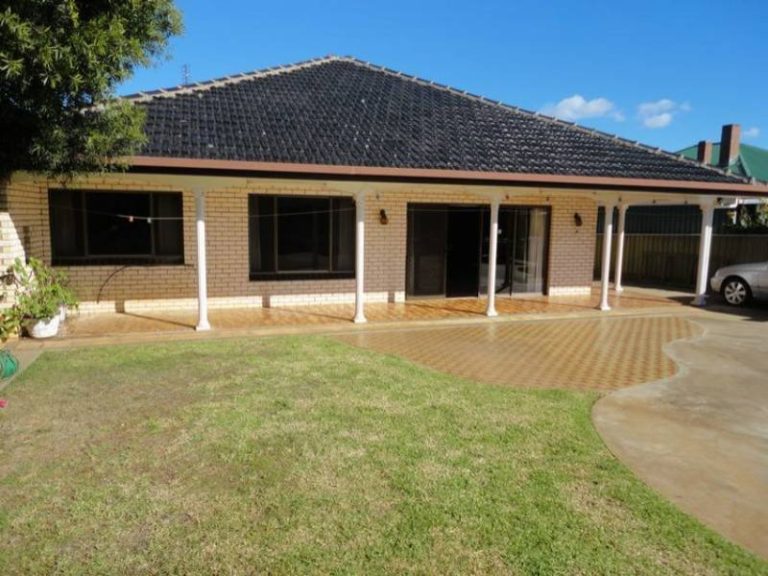 85 Bridges Street, Temora NSW 2666 - photo 13