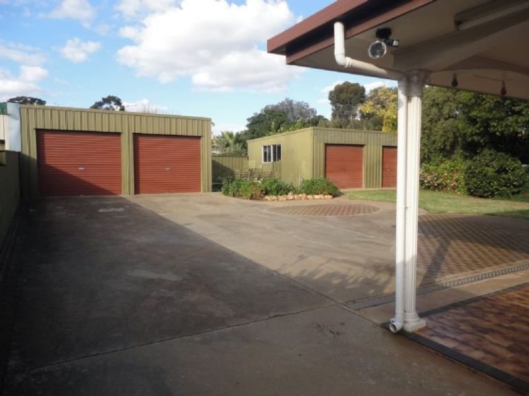 85 Bridges Street, Temora NSW 2666 - photo 15