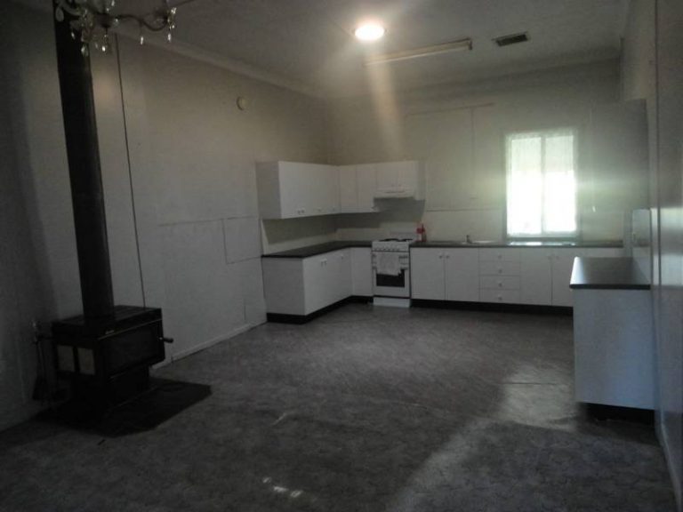 131 Baker Street, Temora NSW 2666 - photo 4