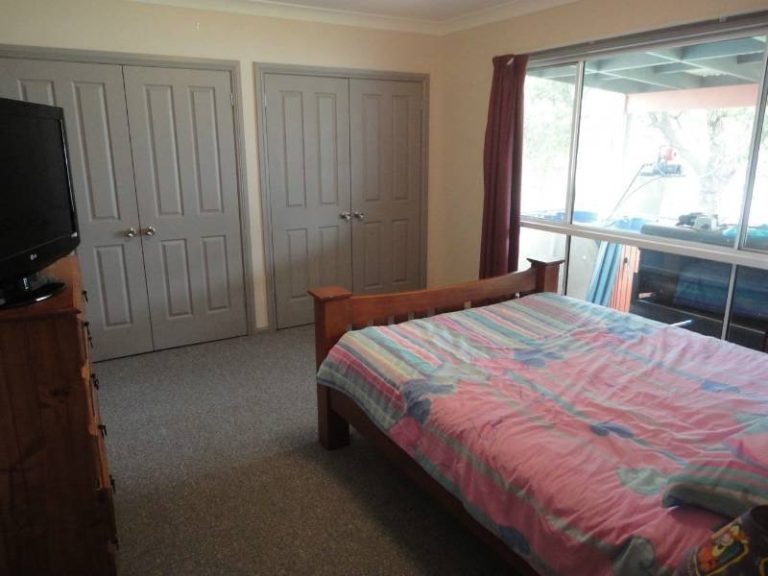 130 Vesper Street, Temora NSW 2666 - photo 15