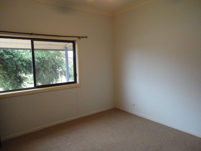 109 Polaris Street, Temora NSW 2666 - photo 3