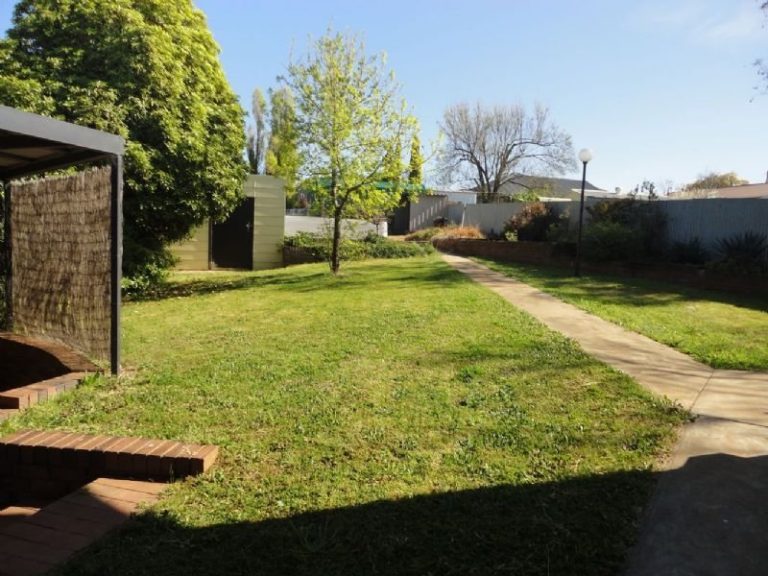 66 Holbrook Street, Temora NSW 2666 - photo 16