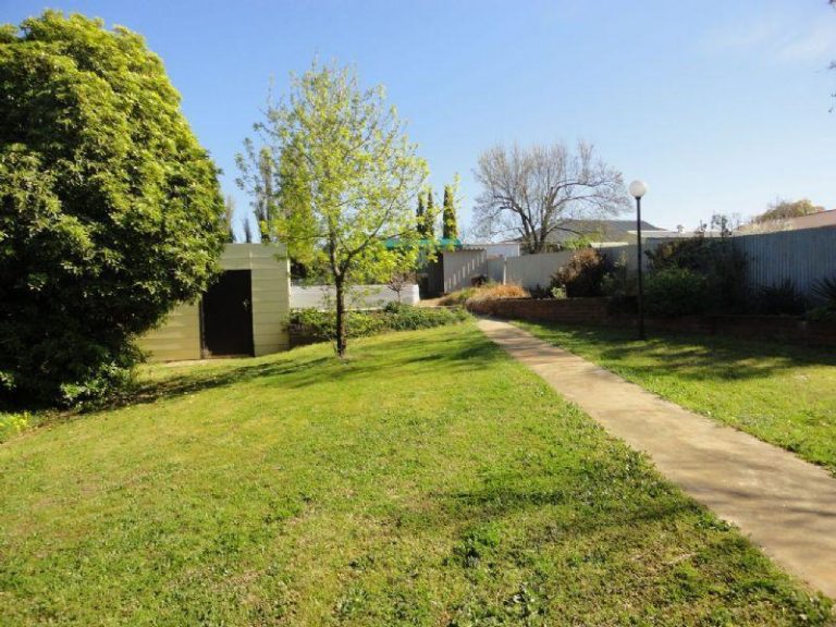 66 Holbrook Street, Temora NSW 2666 - photo 18