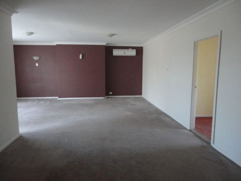 66 Holbrook Street, Temora NSW 2666 - photo 7